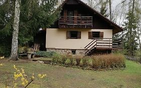 Na samotě u lesa